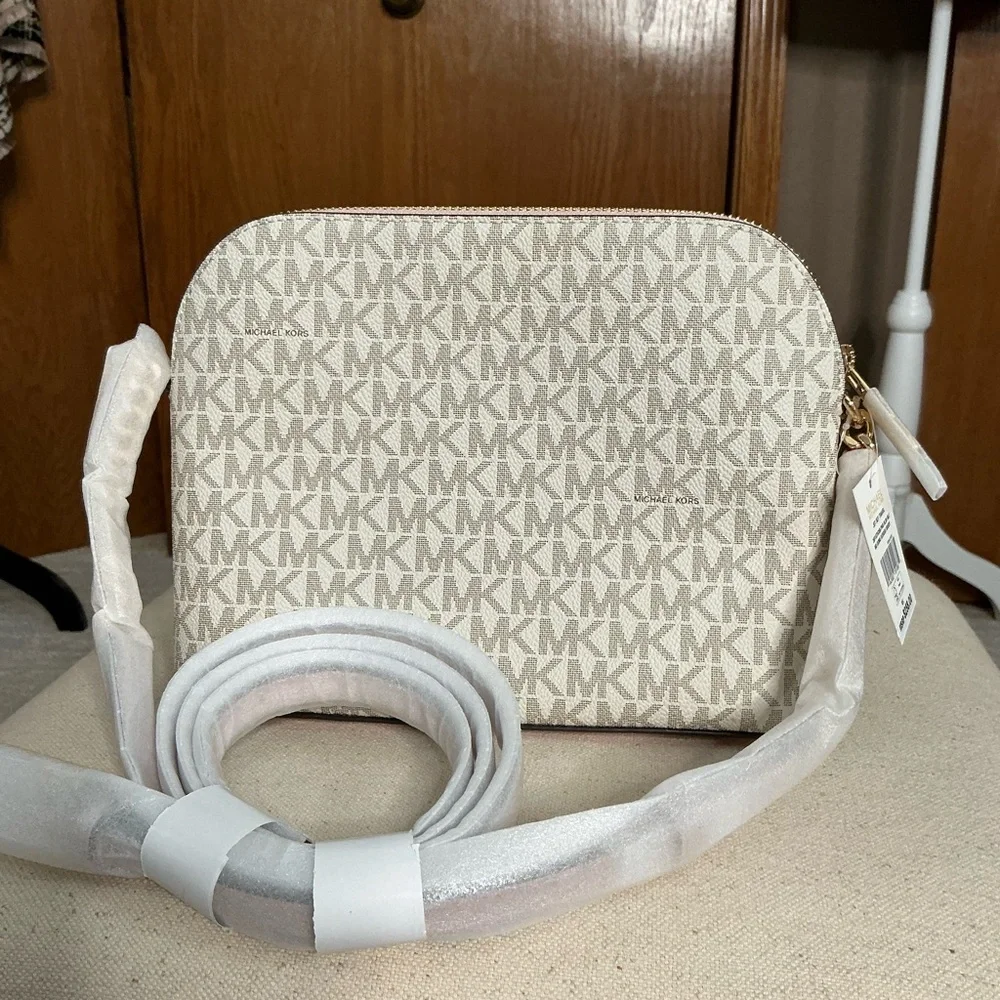 Michael Kors Jet Set Large Dome Crossbody